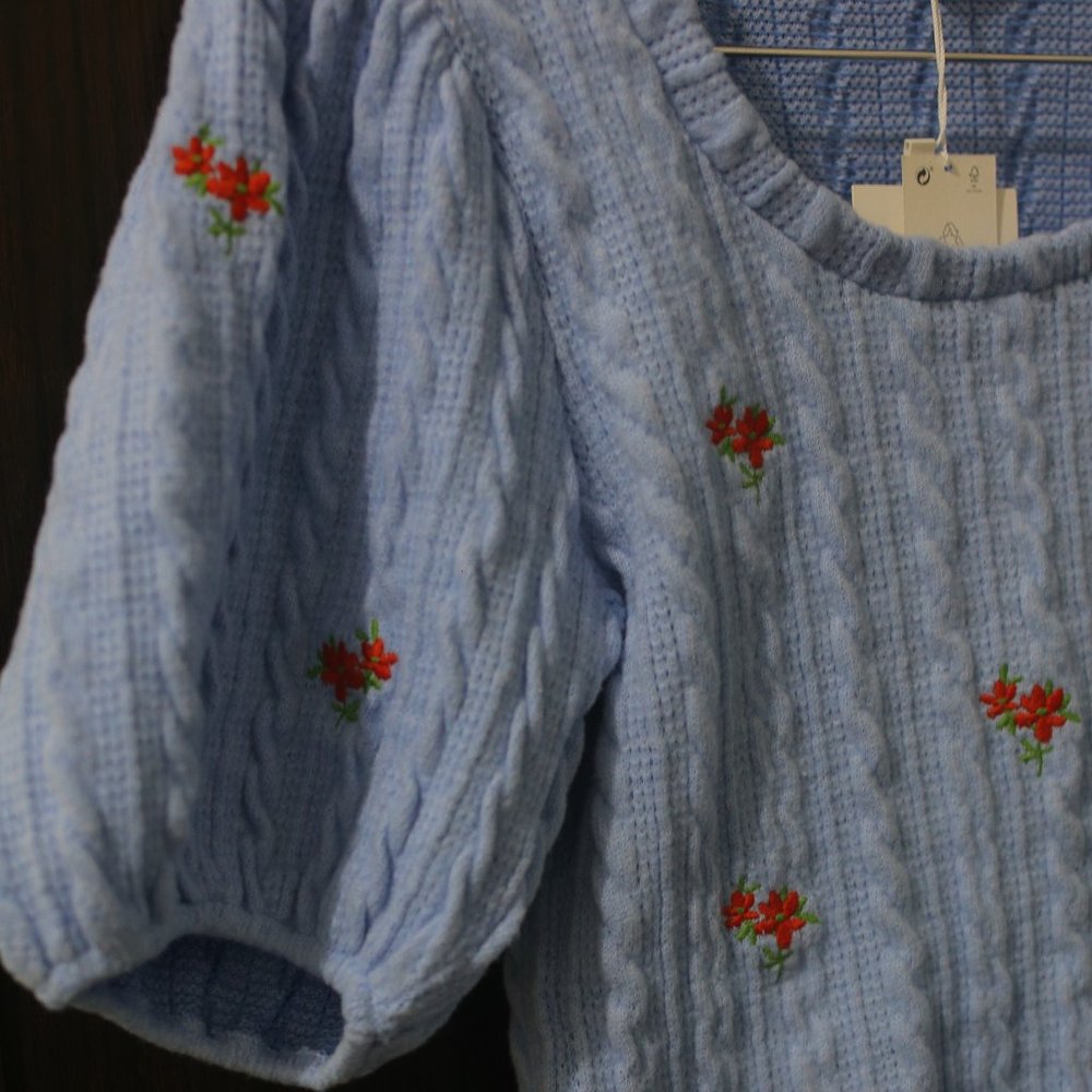 NWT Embroidered Blue Knit Top. - Picture 3 of 5